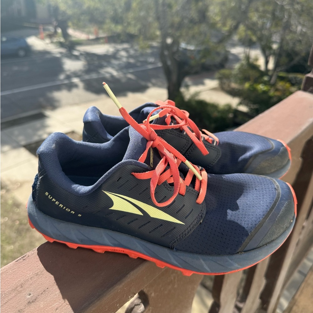 Altra women’s 8.5 superior 5 trail runners